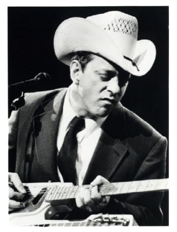 I saw Junior Brown in the Contenental Club in his home town of Austin, Texas in 1994. Paul Gunning said he was the best Country singer he ever heard!